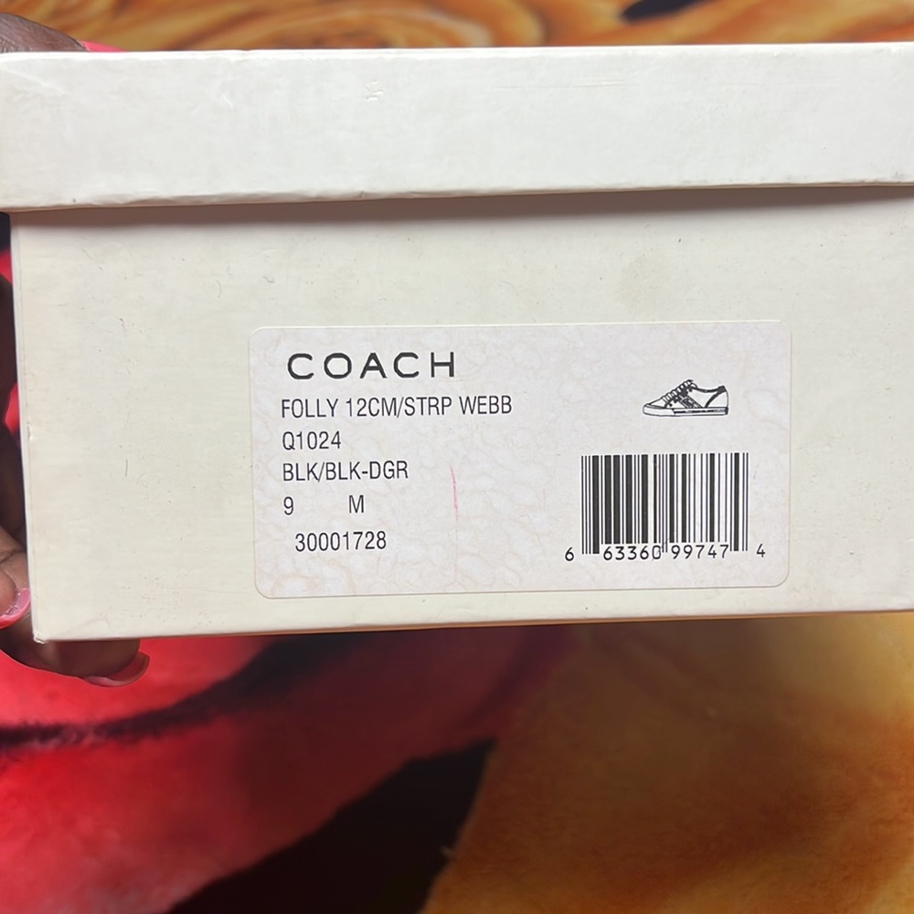 Coach - Picture 5 of 10